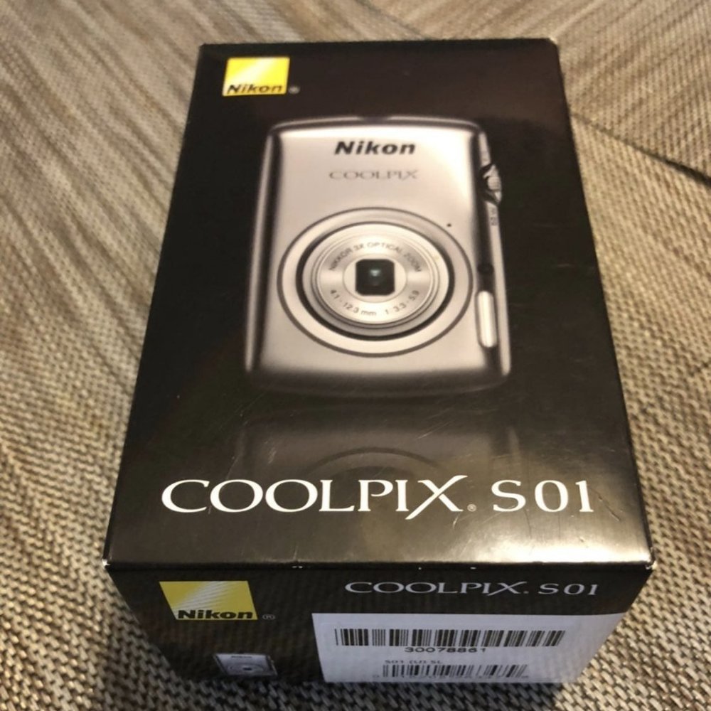 Nikon COOLPIX S01 Digital Camera - UNUSED IN BOX